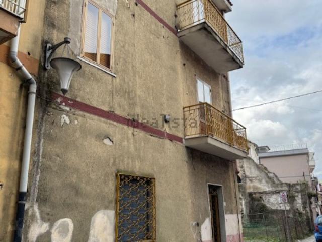 Case e ville in vendita di 220 m² in Via Pucciano, 102