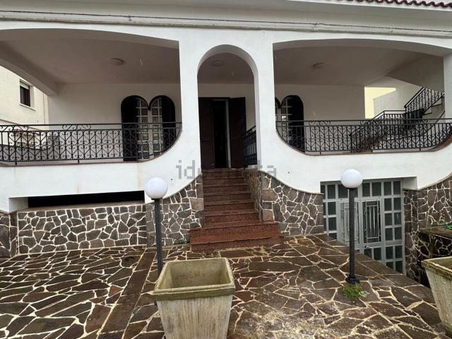 Case e ville in vendita di 220 m² in Via Tommaso di Lampedusa