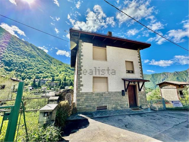 Case e ville in vendita di 220 m² in Via Tartavallino, 3