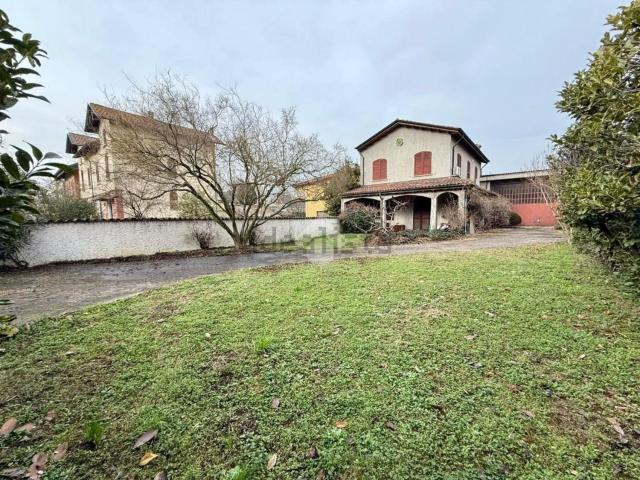 Case e ville in vendita di 220 m² in Viale Guglielmo Marconi, 14