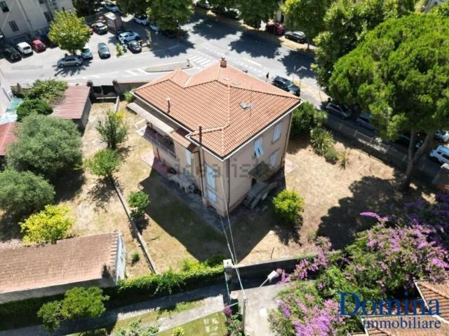Case e ville in vendita di 220 m² in Viale Stazione