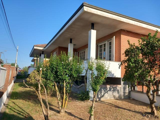 Case e ville in vendita di 220 m² in Vicolo Ciberti