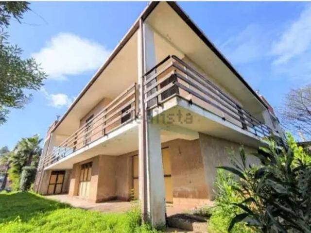 Case e ville in vendita di 220 m² in Lungomare Jonio