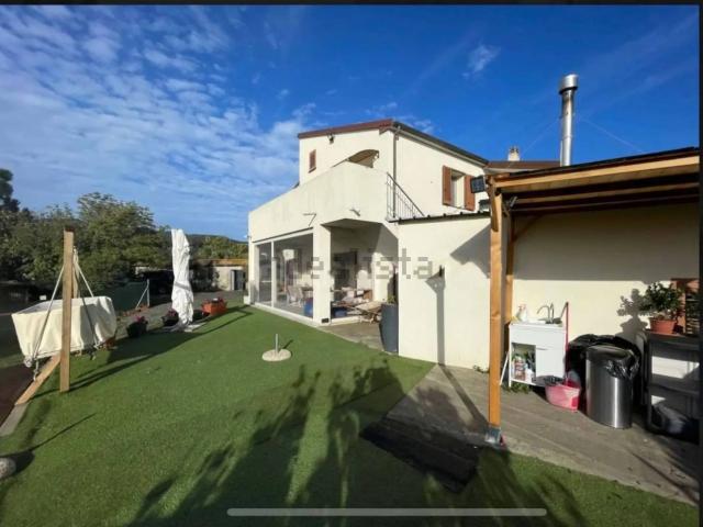 Case e ville in vendita di 220 m² in Strada Comunale delle Strette