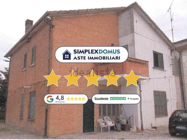 Case e ville in vendita di 220 m² in Strada Jolanda Bonaglia