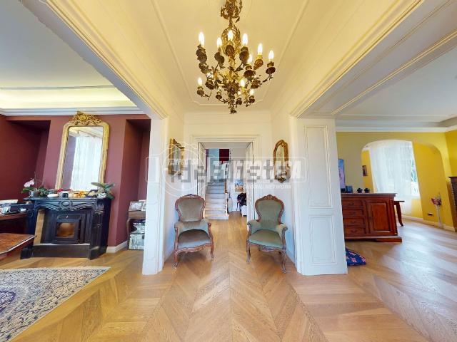 Case e ville in vendita di 220 m² in Strada Solaro, 105