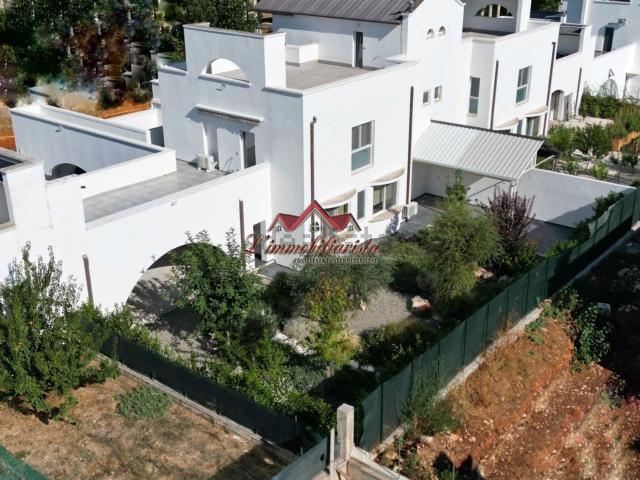 Case e ville in vendita di 220 m² in Strada Statale Bari Taranto