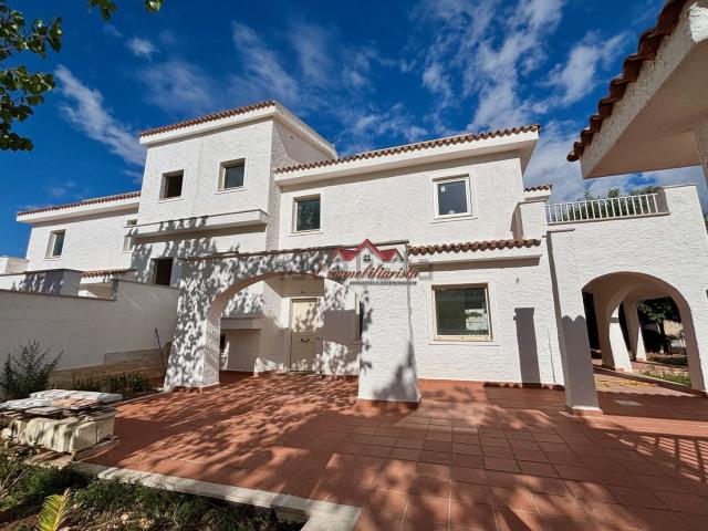 Case e ville in vendita di 220 m² in Strada Statale Bari Taranto