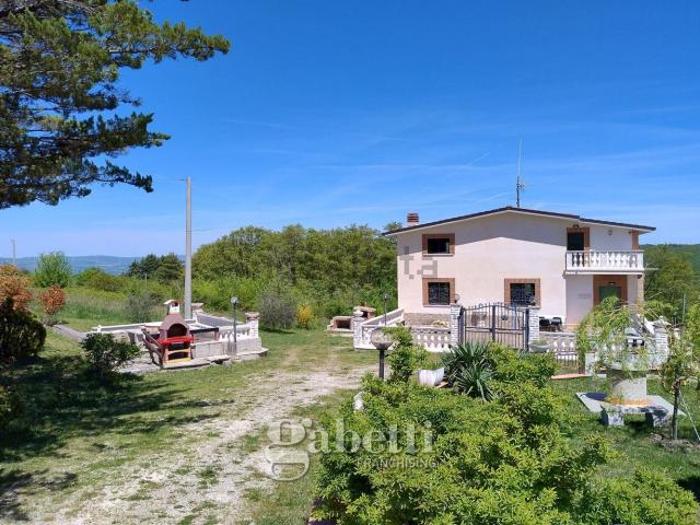 Case e ville in vendita di 220 m² in Strada Provinciale 73a I Diramazione Bifernina