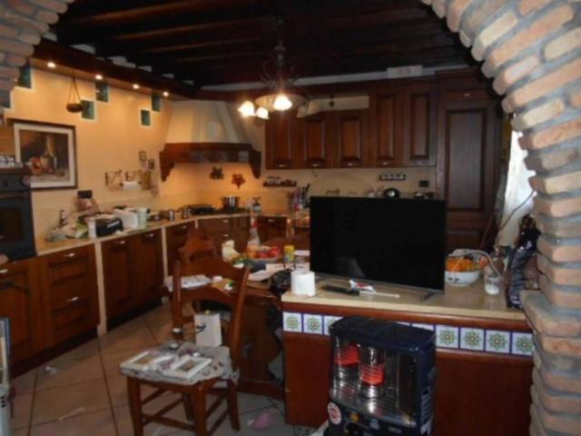 Case e ville in vendita di 221 m² in Via Brazzolo, 2