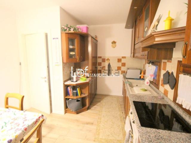 Case e ville in vendita di 221 m² in Via Po