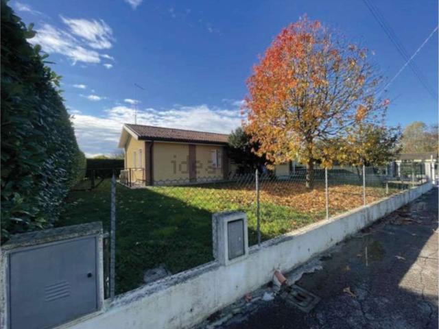 Case e ville in vendita di 221 m² in Via Pistor