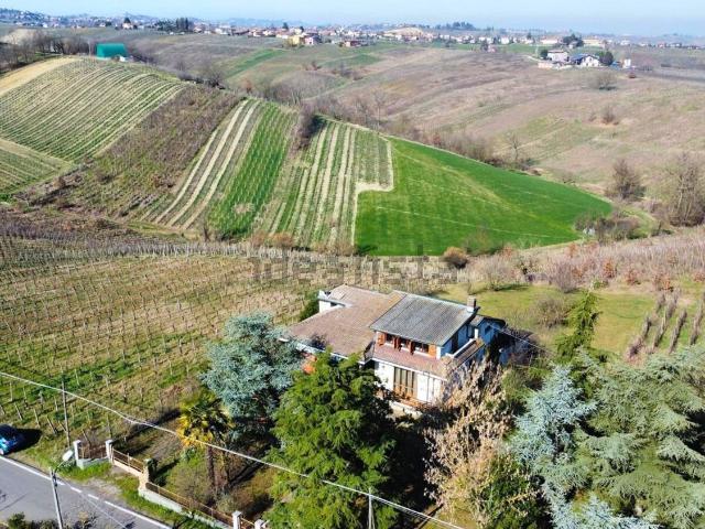 Case e ville in vendita di 221 m² in Località Fornello, 246