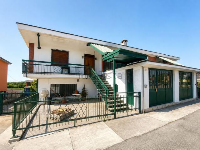 Case e ville in vendita di 222 m²