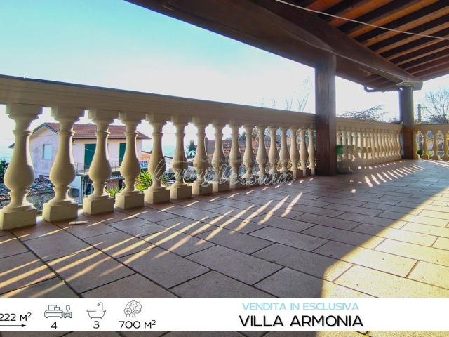 Case e ville in vendita di 222 m² in Via delle Sezioni