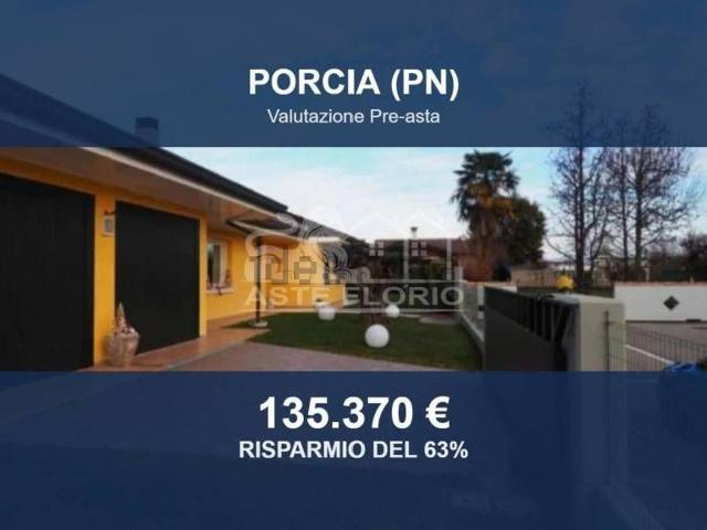 Case e ville in vendita di 222 m² in Via Romagna, 30