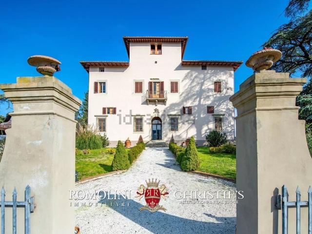 Case e ville in vendita di 2230 m²