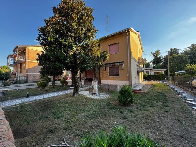Case e ville in vendita di 223 m²