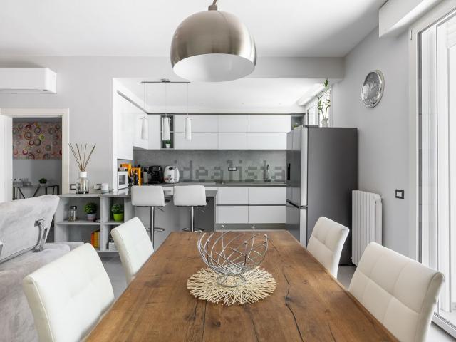 Case e ville in vendita di 223 m² in Via Benedetto Zallone, 24