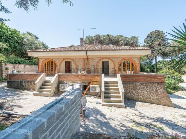 Case e ville in vendita di 223 m² in Via Vicinale della Macchia, 9
