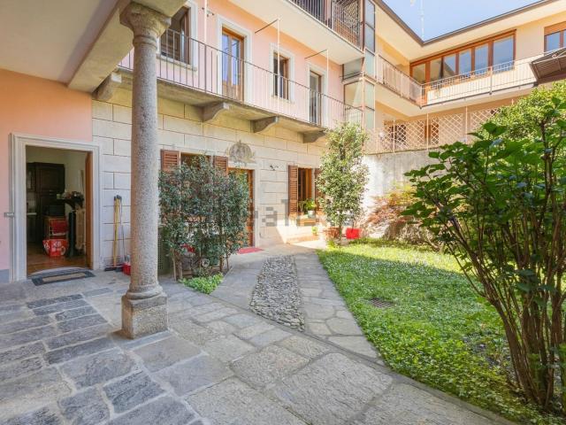 Case e ville in vendita di 224 m² in Via Cavour, 17