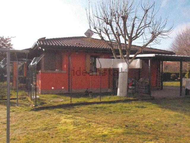 Case e ville in vendita di 224 m² in Via Giovanni Amendola