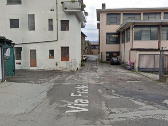 Case e ville in vendita di 224 m² in Via Fratelli Cairoli