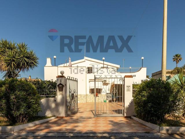 Case e ville in vendita di 224 m² in Via Islanda, 5