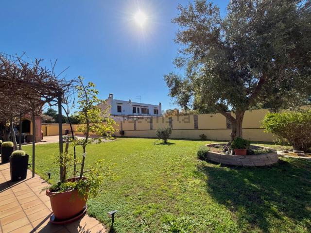 Case e ville in vendita di 224 m² in Via Lago Mulargia, 15