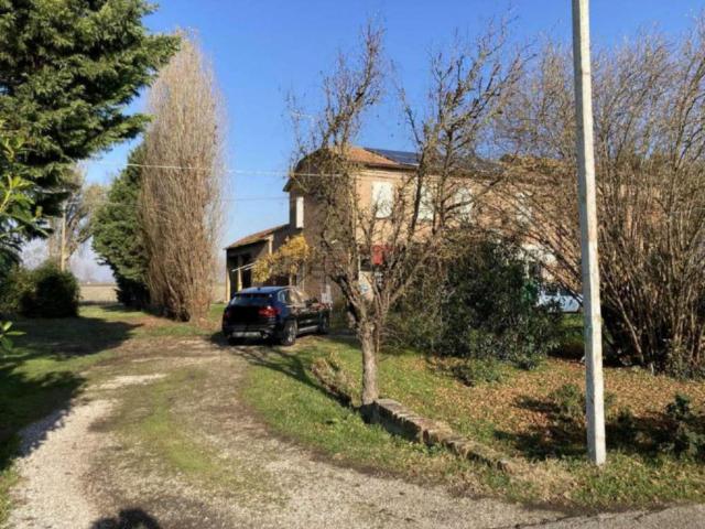 Case e ville in vendita di 224 m² in Via Sabbiosola