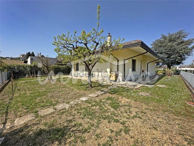 Case e ville in vendita di 225 m²