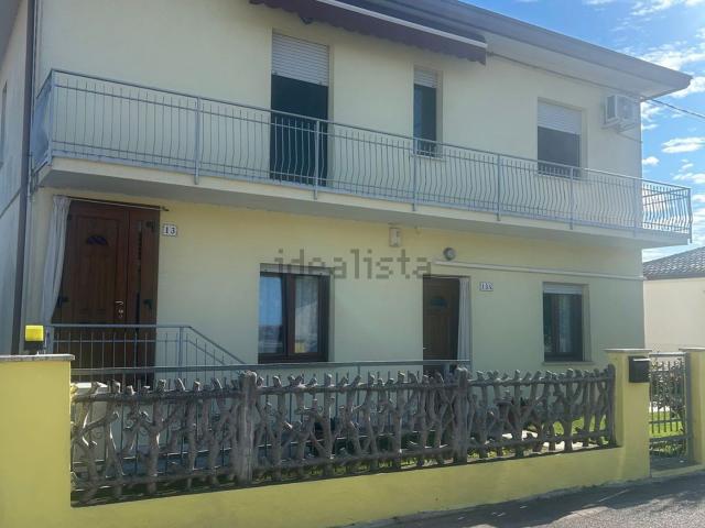 Case e ville in vendita di 225 m²