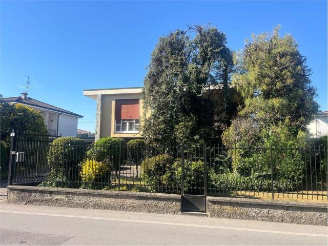 Case e ville in vendita di 225 m²