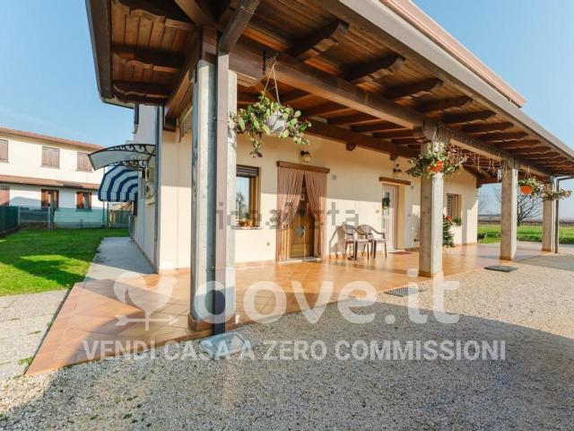 Case e ville in vendita di 225 m²