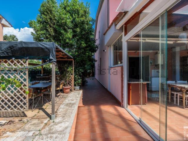Case e ville in vendita di 225 m² in Via Giovanni Amendola
