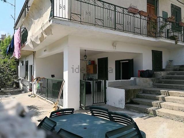 Case e ville in vendita di 225 m² in Via Macelli, 36