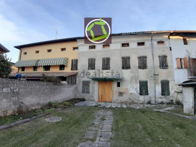 Case e ville in vendita di 225 m² in Via Santa Eurosia, 161