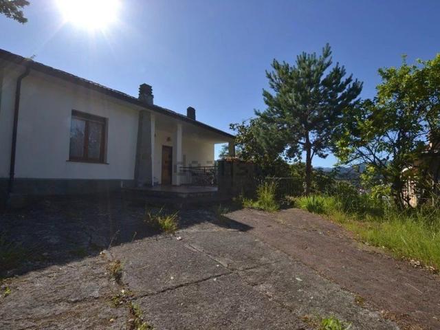 Case e ville in vendita di 225 m² in Viale Costa dei Landò