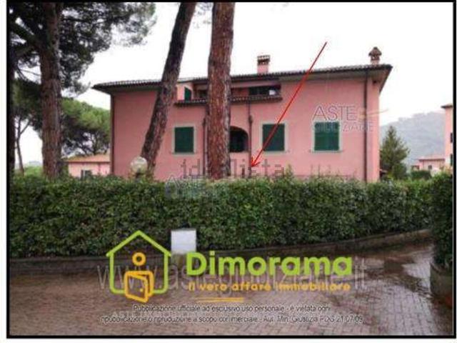 Case e ville in vendita di 225 m² in Viale del Vergaiolo, 16