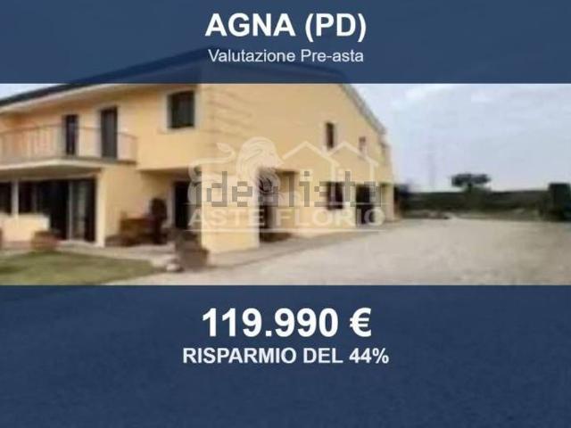Case e ville in vendita di 226 m² in Via Mons. C. Liviero, 66