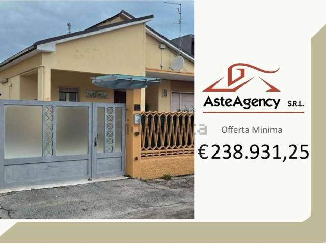 Case e ville in vendita di 226 m² in Via Monte Carmelo, 30