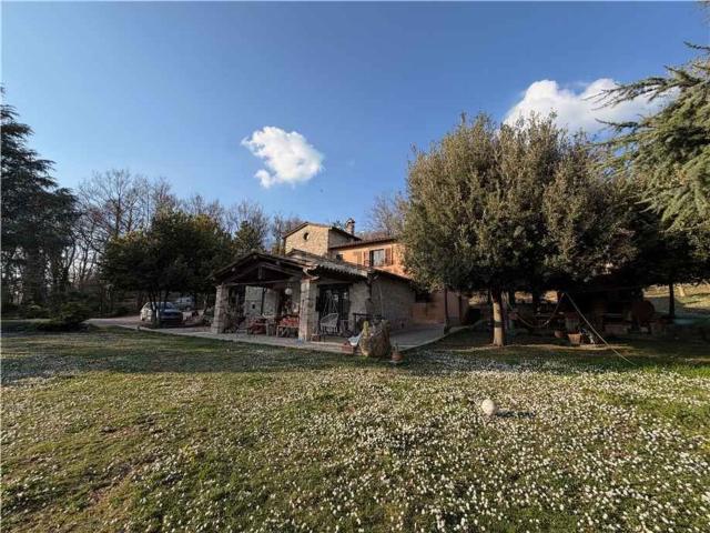 Case e ville in vendita di 226 m² in Via Santa maria