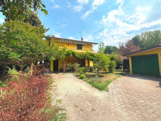 Case e ville in vendita di 227 m² in Via Chiozzo, 53