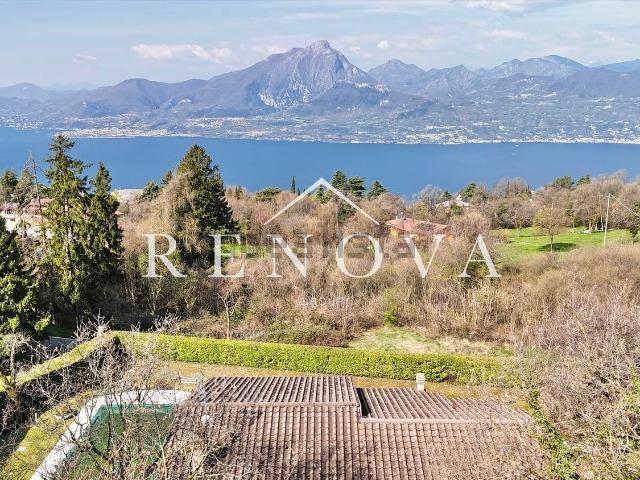 Case e ville in vendita di 228 m² in Via del Carro, 47