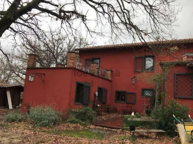 Case e ville in vendita di 228 m² in Via della Cappella