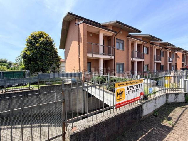 Case e ville in vendita di 228 m² in Via Paolo Borsellino, 26