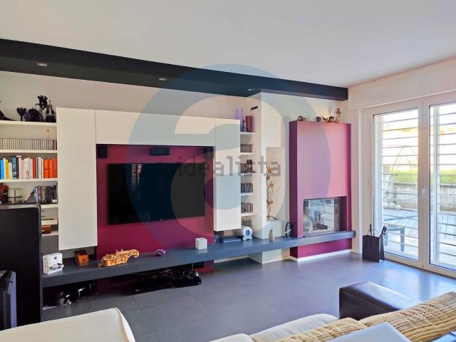 Case e ville in vendita di 228 m² in Strada Ceglie Triggiano Capurso, 108