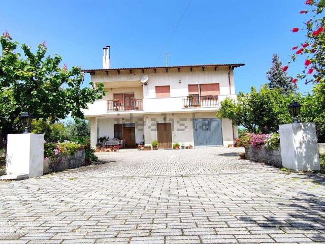 Case e ville in vendita di 229 m²