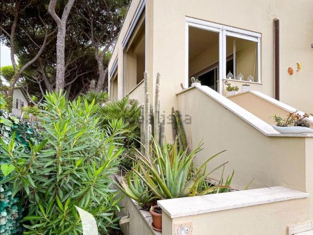 Case e ville in vendita di 229 m² in Via Cala Martina, 16