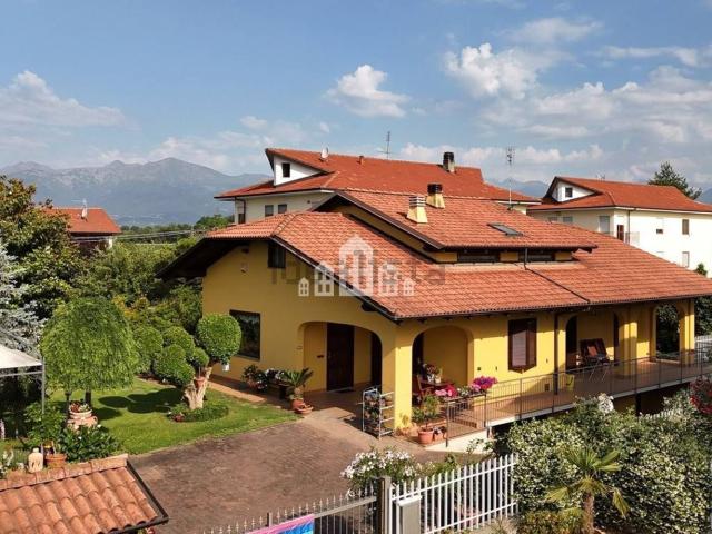 Case e ville in vendita di 229 m² in Via Argentera, 10